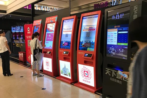 What you may need to know when choosing a digital signage display