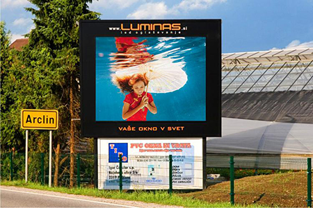 What are the benefits of outdoor waterproof digital advertising displays?