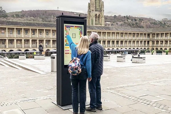 Outdoor Wayfinding Display 111.jpg