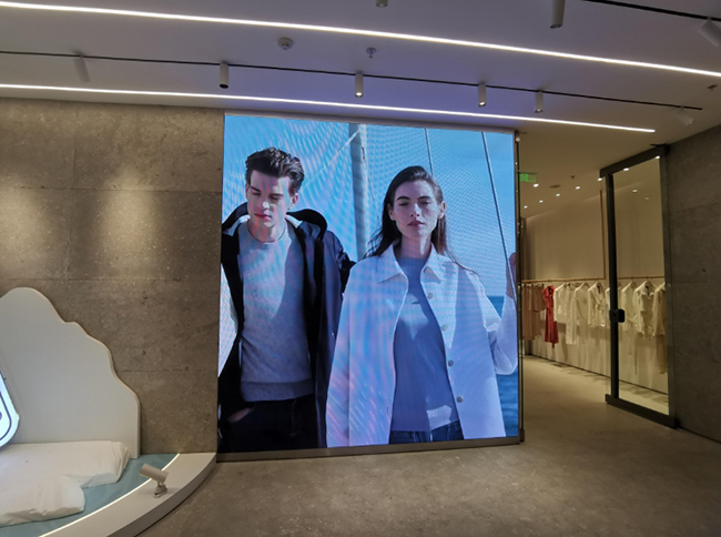 Clothing store LCD advertising booth